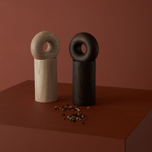 Drewniany młynek do soli i pieprzu w naturalnym kolorze Hoop – OYOY Living Design-image-1