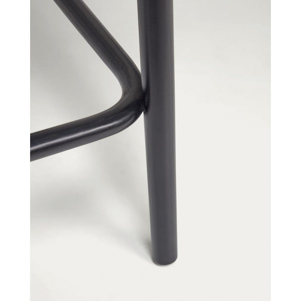 Czarny hoker z litego drewna wiązu (wysokość siedziska 65 cm) Doriane – Kave Home-image-3
