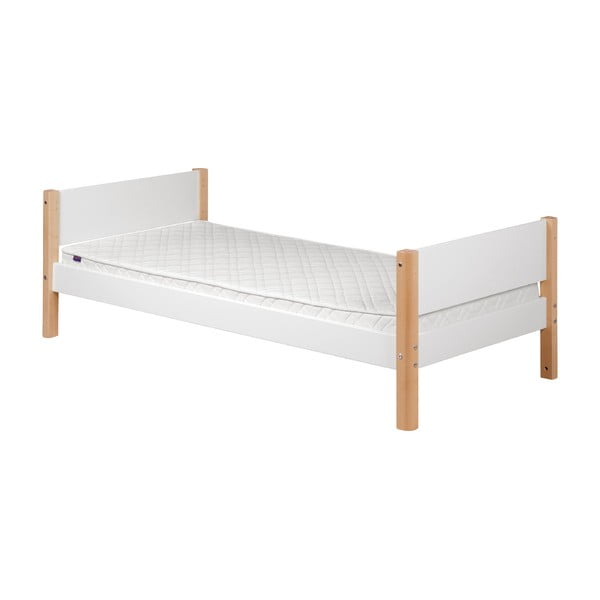 Białe łóżko dziecięcez naturalnymi nogami Flexa White Single, 90x200 cm
