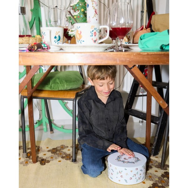 Świeca ze świątecznym motywem czas palenia 56 h Grand Cru Cottage 2025 – Rosendahl-image-4