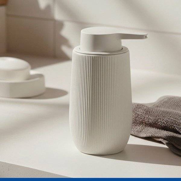 Kremowy plastikowy dozownik do mydła 400 ml Fablo – Wenko-image-1