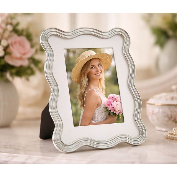 Jasnoniebieska/w kolorze srebra metalowa/szklana ramka stojąca 17,5x22,5 cm Elizabeth – Mauro Ferretti-image-1