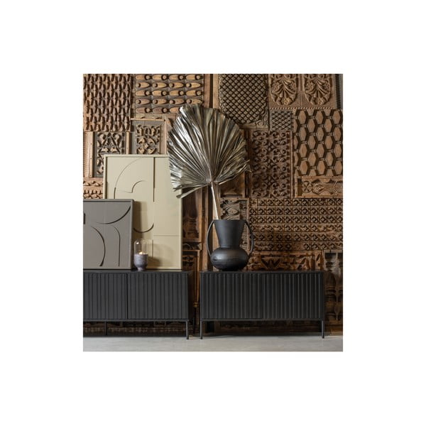 Czarna szafka pod TV z litego drewna sosnowego 150x56x44 cm Gravure – WOOOD-image-4