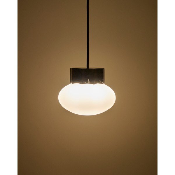 Biała/czarna metalowa lampa wisząca ze szklanym kloszem ø 15 cm Idela – Kave Home-image-1