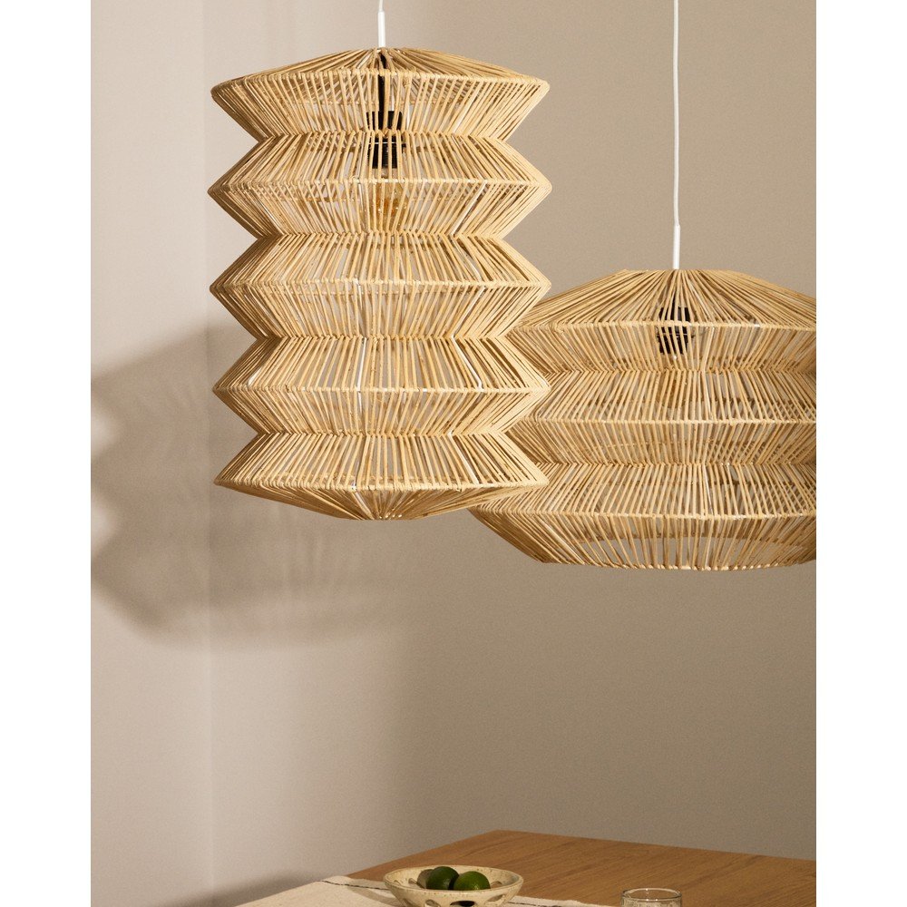 Lampa wisząca w naturalnym kolorze z rattanowym kloszem Dakit – Kave Home (zdjęcie 4)