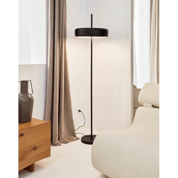 Czarna lampa stojąca z metalowym kloszem (wys. 183 cm) Francisca – Kave Home-image-1
