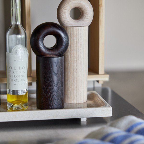 Drewniany młynek do soli i pieprzu w naturalnym kolorze Hoop – OYOY Living Design-image-2