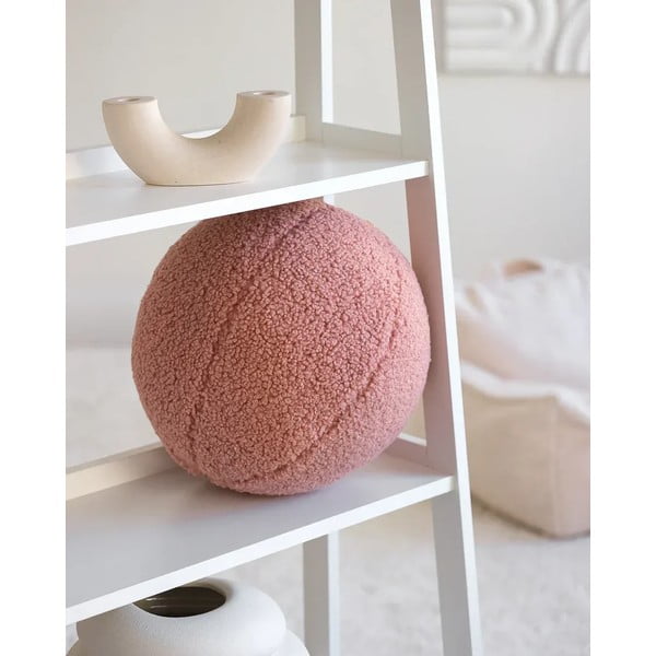 Różowa poduszka na sofę dziecięcą z materiału bouclé Ball – Wigiwama-image-2