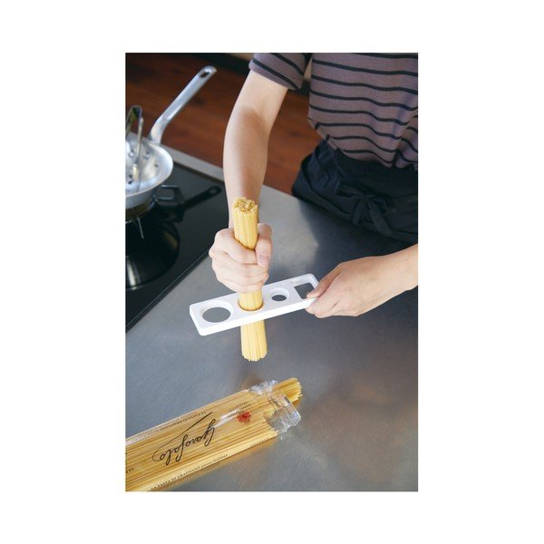 Biała miarka do spaghetti YAMAZAKI Tower Pasta-image-2
