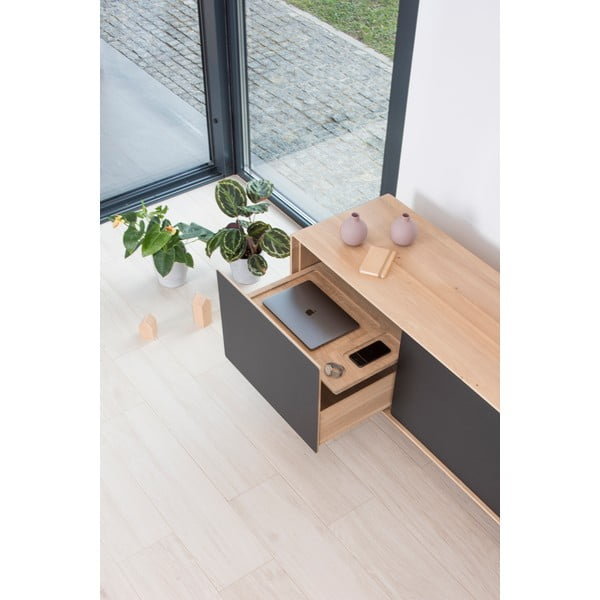 Czarno-naturalna szafka pod TV z litego drewna dębowego 180x64 cm Fina – Gazzda-image-4