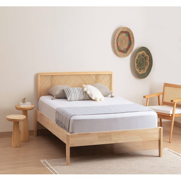 Łóżko jednoosobowe z litego drewna świerkowego ze stelażem 90x200 cm Izabelya – Kalune Design-image-1