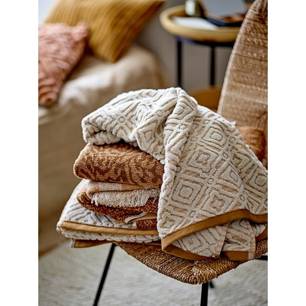 Musztardowo-kremowy bawełniany ręcznik kąpielowy 140x70 cm Malou – Bloomingville-image-1