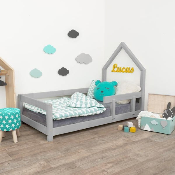 Szare łóżko dziecięce w kształcie domku z barierką po prawej stronie Benlemi Poppi, 80x160 cm