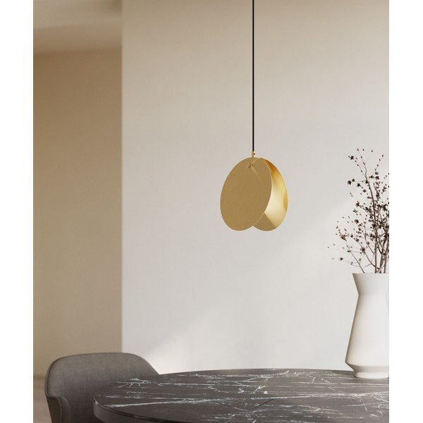 Lampa wisząca w kolorze złota z metalowym kloszem Monica – Kave Home-image-1