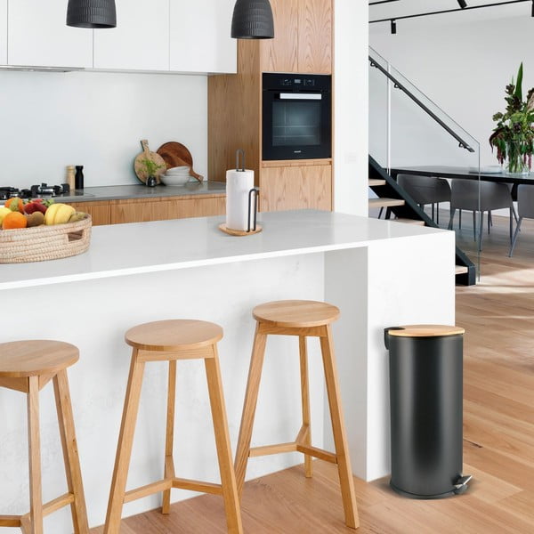 Stalowy kosz na śmieci z pedałem w kolorze matowej czerni 30 l   Adonis – Spirella-image-1