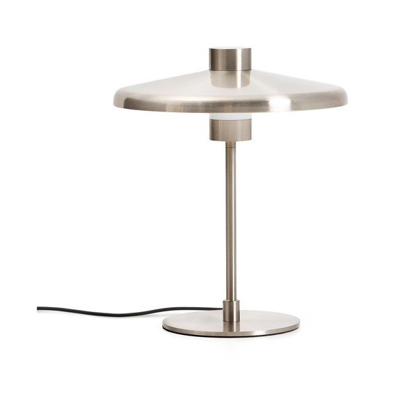 Lampa stołowa w kolorze srebra z metalowym kloszem (wysokość 32,5 cm) Nuvira – Kave Home