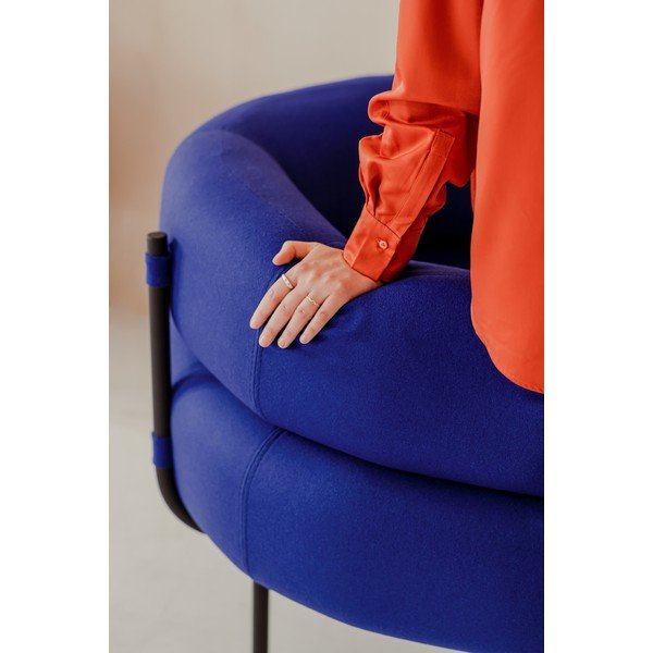 Niebieski wełniany fotel Ubi – noo.ma-image-4