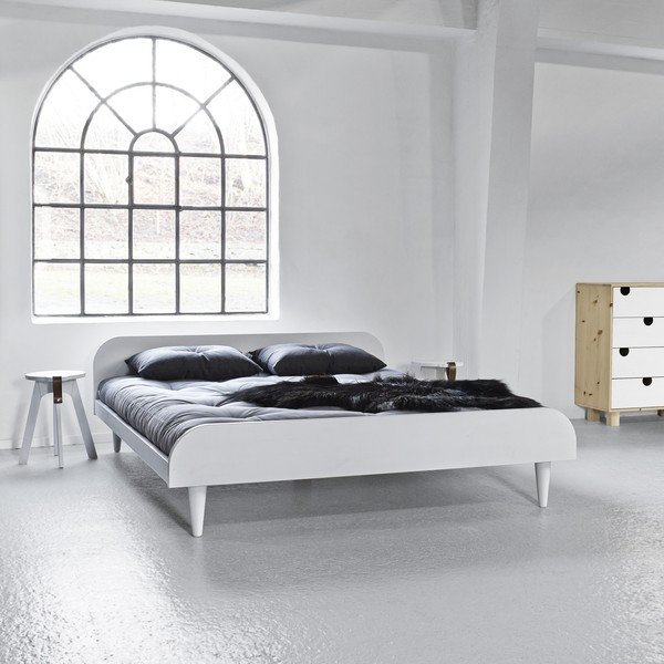 Łóżko dwuosobowe z drewna sosnowego z materacem Karup Design Twist Comfort Mat White/Black, 160x200 cm-image-1