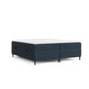 Ciemnoniebieskie łóżko boxspring ze schowkiem 200x200 cm Araya – Maison de Rêve