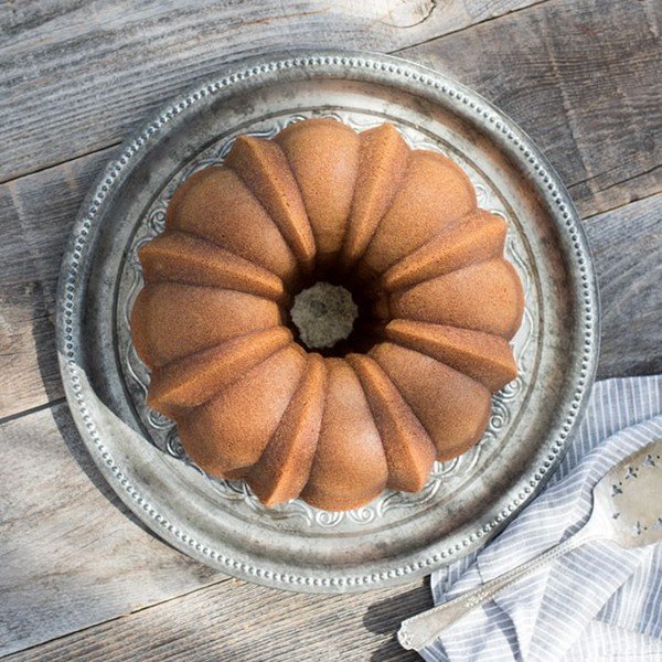 Forma do babki w kolorze złota Nordic Ware Anniversary, 2,8 l-image-1