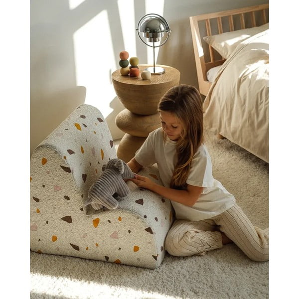 Biały fotel dziecięcy z materiału bouclé/z tkaniny szenilowej Terrazzo Cloud – Wigiwama-image-2