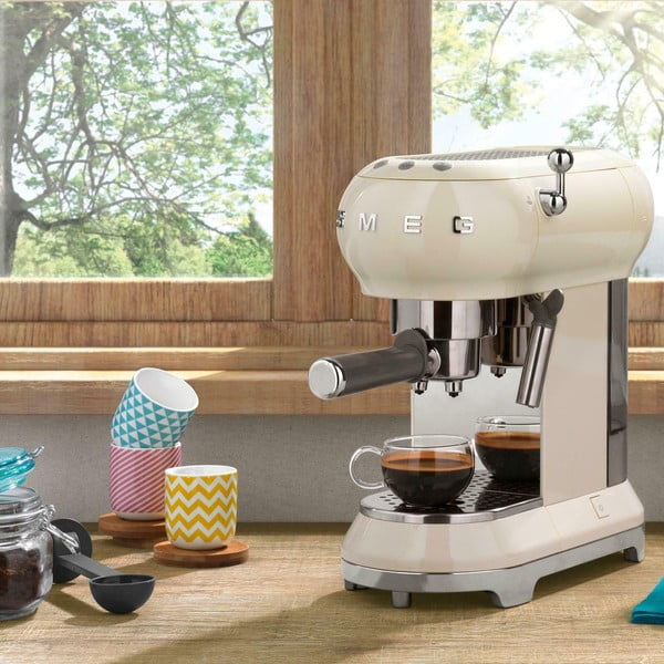 Kremowy ciśnieniowy ekspres do kawy SMEG-image-1