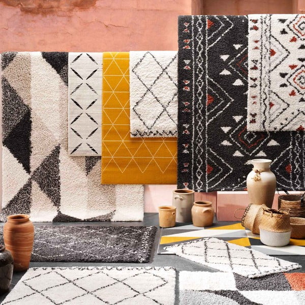 Beżowy dywan z mieszanki bawełny 68x110 cm Modesto – douceur d'intérieur-image-1