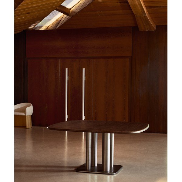 Stół w dekorze orzecha 150x150 cm Melvar – Kave Home-image-1