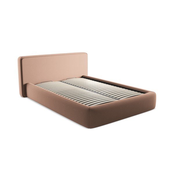 Jasnoróżowe tapicerowane łóżko dwuosobowe ze schowkiem i stelażem 140x200 cm Kiana – Makamii