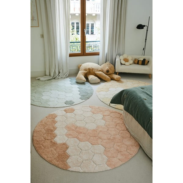 Jasnoróżowy bawełniany okrągły dywan tkany ręcznie odpowiedni do prania ø 140 cm Honeycomb Rose – Lorena Canals-image-3