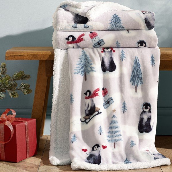 Biały koc ze świątecznym motywem 170x130 cm Christmas Sherpa Penguins – Catherine Lansfield-image-3
