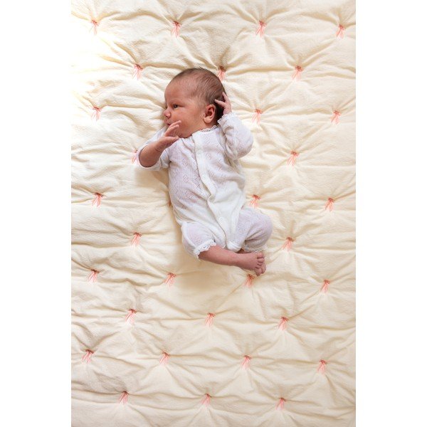 Jasnożółto-różowy pikowany koc dziecięcy z bawełny organicznej 90x120 cm Bows – Cam Cam Copenhagen-image-1