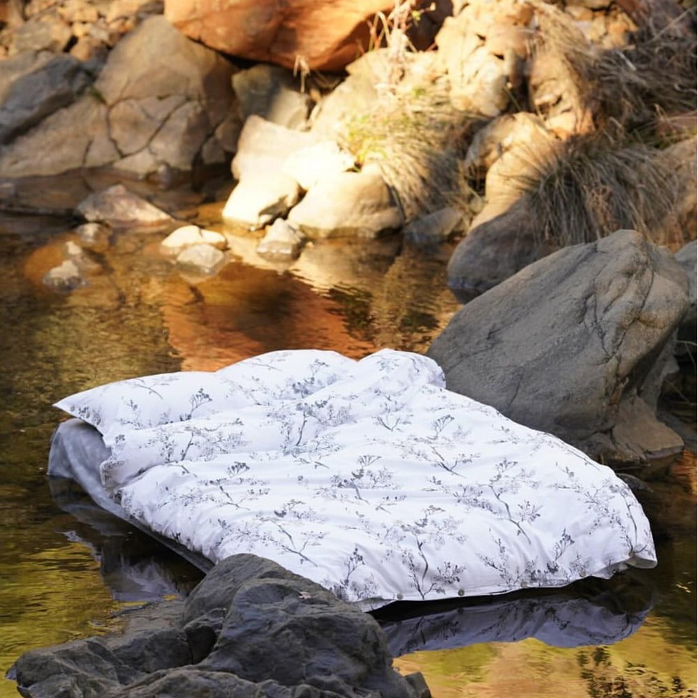 Biało-szara pościel dwuosobowa z bawełny renforcé 240x220 cm White Floral – Mila Home Luxury (zdjęcie 7)