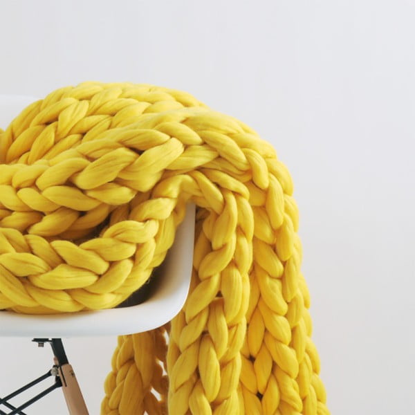 Żółty ręcznie tkany koc z wełny merino Concepttual Chunky, 125x130 cm