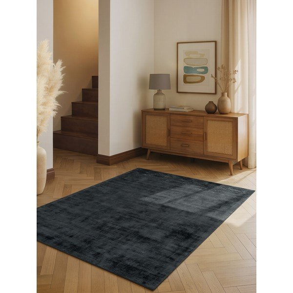 Czarny dywan z wiskozy tkany ręcznie 80x150 cm Noemi – Vikosa-image-1
