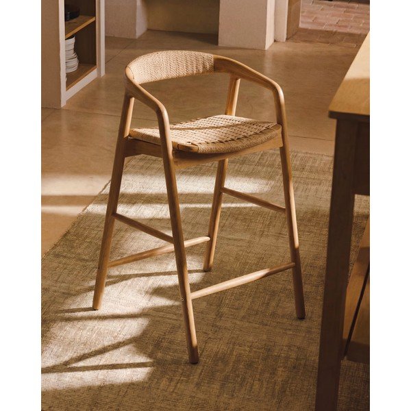 Hoker z podłokietnikami z litego drewna dębowego w naturalnym kolorze (wysokość siedziska 65 cm) Derile – Kave Home-image-1