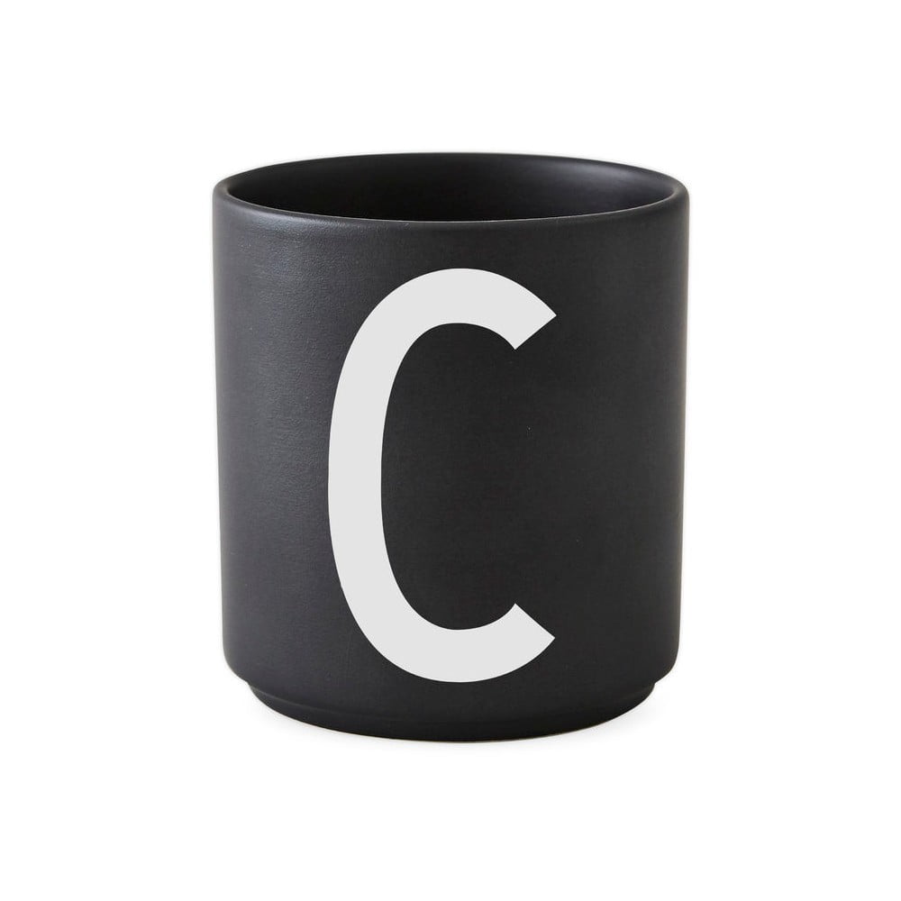 Czarny porcelanowy kubek Design Letters Alphabet C, 250 ml