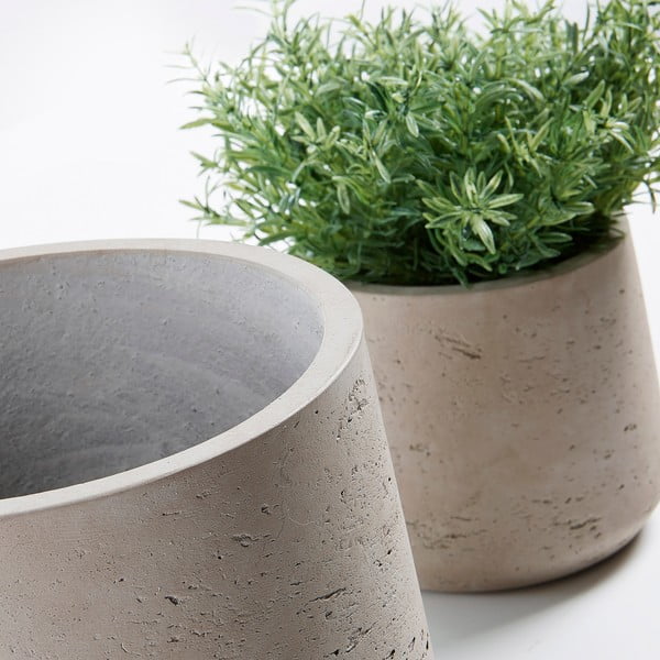 Zestaw dwóch jasnoszarych betonowych doniczek Kave Home Lux-image-2