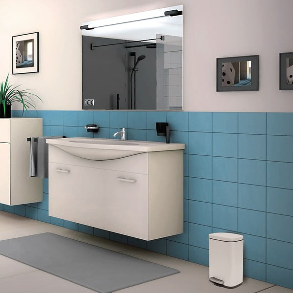 Stalowy kosz na śmieci z pedałem w matowym białym kolorze 5 l   Akira – Spirella-image-1