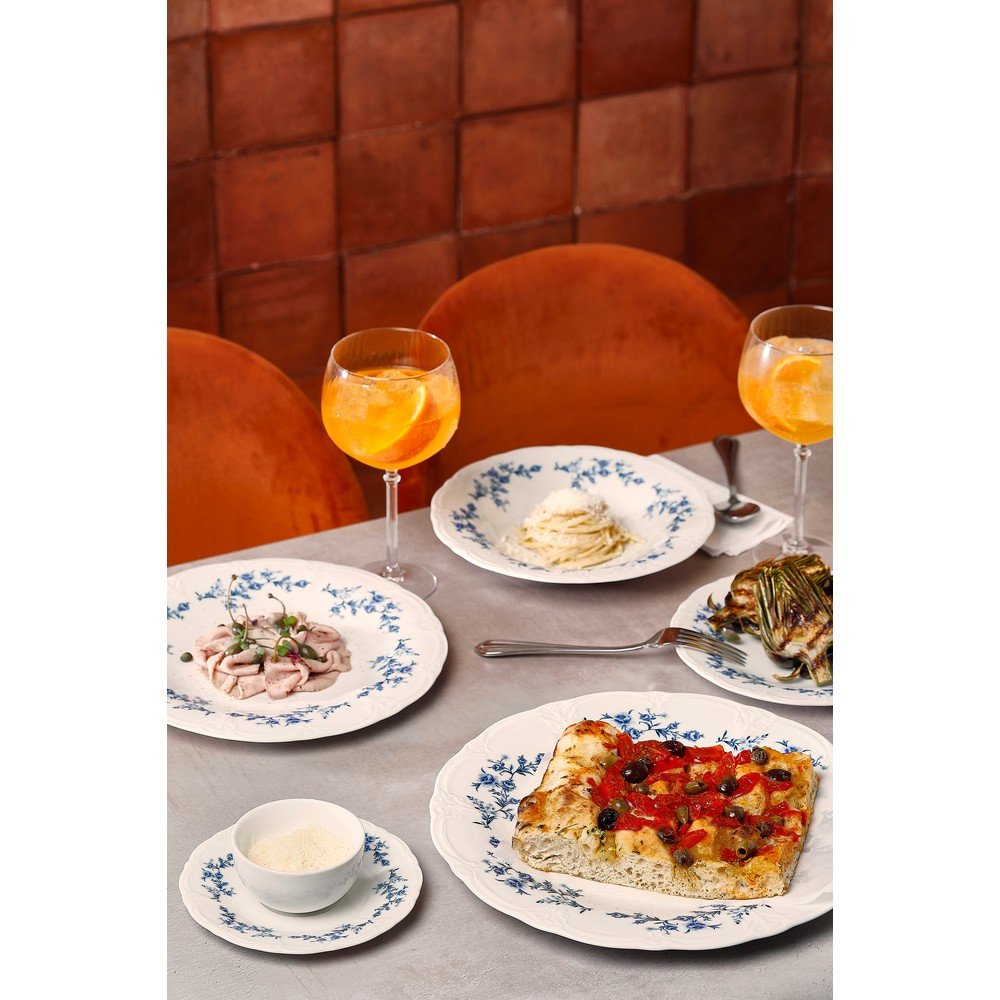 Biały/niebieski głęboki porcelanowy talerz ø 23,5 cm Retro – BonBistro (zdjęcie 7)