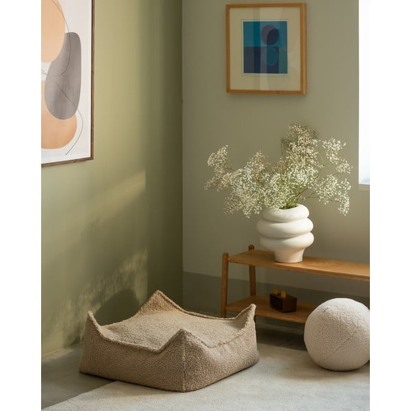 Jasnobrązowy dziecięcy worek do siedzenia z materiału bouclé Square – Wigiwama-image-1