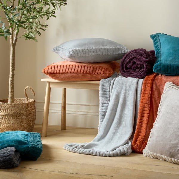 Poduszka dekoracyjna z mikropluszu 55x55 cm Velvet and Faux Fur – Catherine Lansfield-image-4