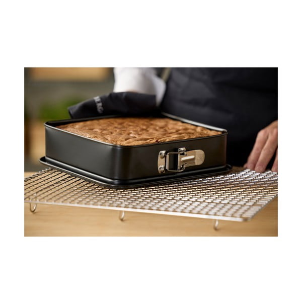 Forma do pieczenia tortów ze stali nierdzewnej 24x24 cm – Blomsterbergs-image-1