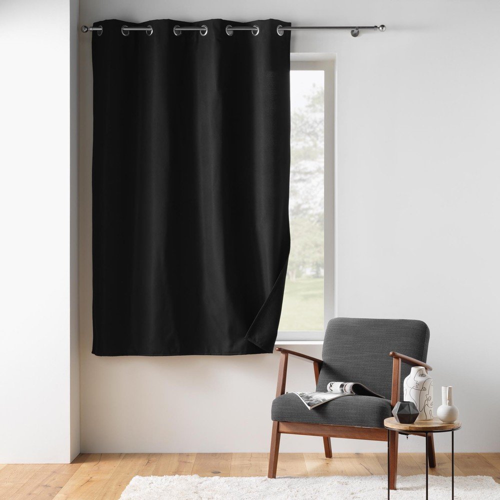 Czarna zasłona termiczna częściowo zaciemniająca (dimout) z mikrowłókna 135x180 cm Micropolar – douceur d'intérieur (zdjęcie 3)