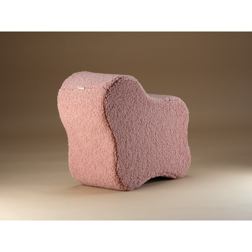 Różowy puf dziecięcy z materiału bouclé Cloud – Wigiwama (zdjęcie 3)