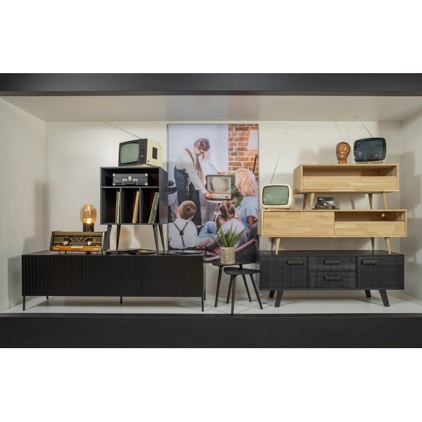 Czarna szafka pod TV z litego drewna sosnowego 150x55 cm Watch – De Eekhoorn-image-1