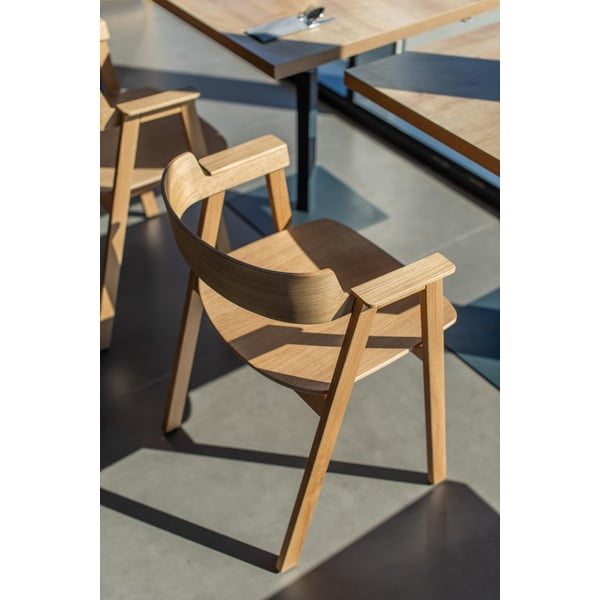 Krzesło z podłokietnikami z litego drewna dębowego w naturalnym kolorze Flip – Gazzda-image-2