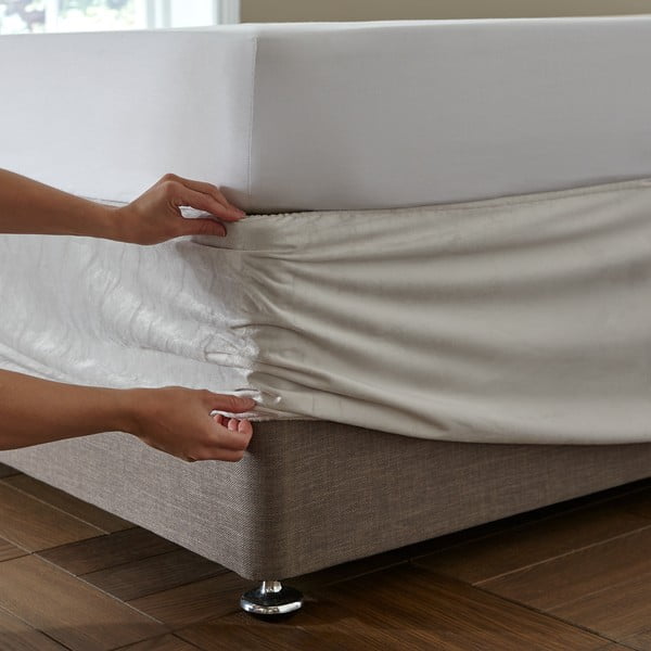 Kremowy aksamitny pokrowiec na ramę łóżka z gumką 152x198 cm Kingsley – Catherine Lansfield-image-2