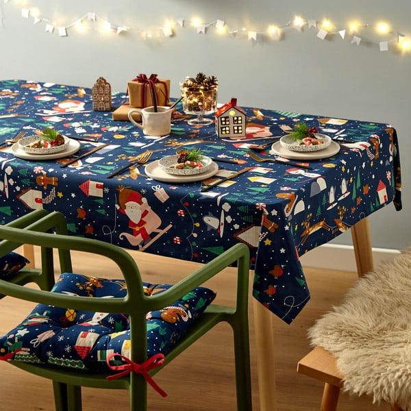 Bawełniany obrus ze świątecznym motywem 137x229 cm Santa's Christmas Wonderland – Catherine Lansfield-image-1