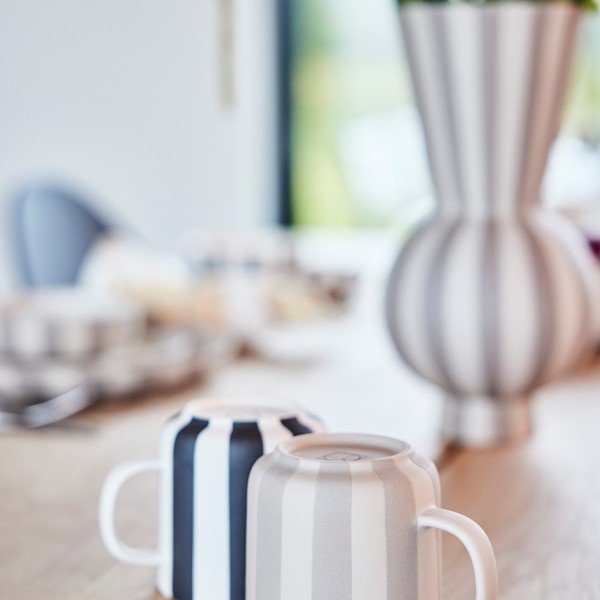 Beżowy kamionkowy ręcznie wykonany wazon (wysokość 28 cm) Toppu – OYOY Living Design-image-3